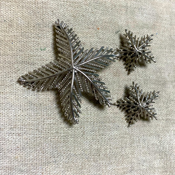 Collier ras de cou à maillons dorés signé STAR, années 50 et